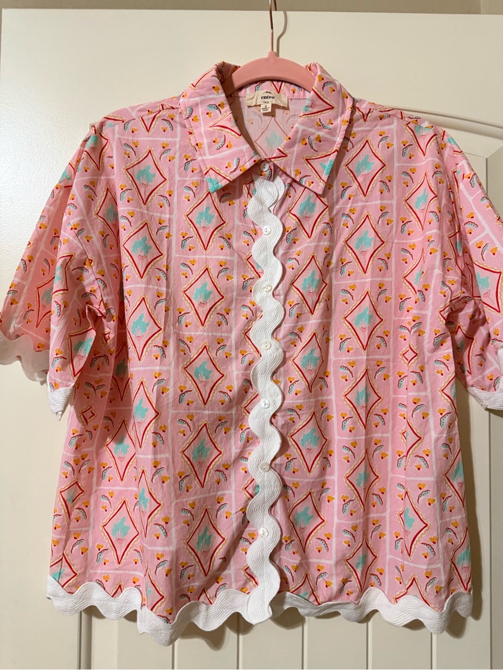 entro Pink Patterned Button-Up Top and Shorts with White Ric Rac Trim. PTP 22